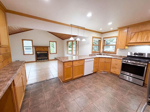 2nd image of 6280 6th St NE