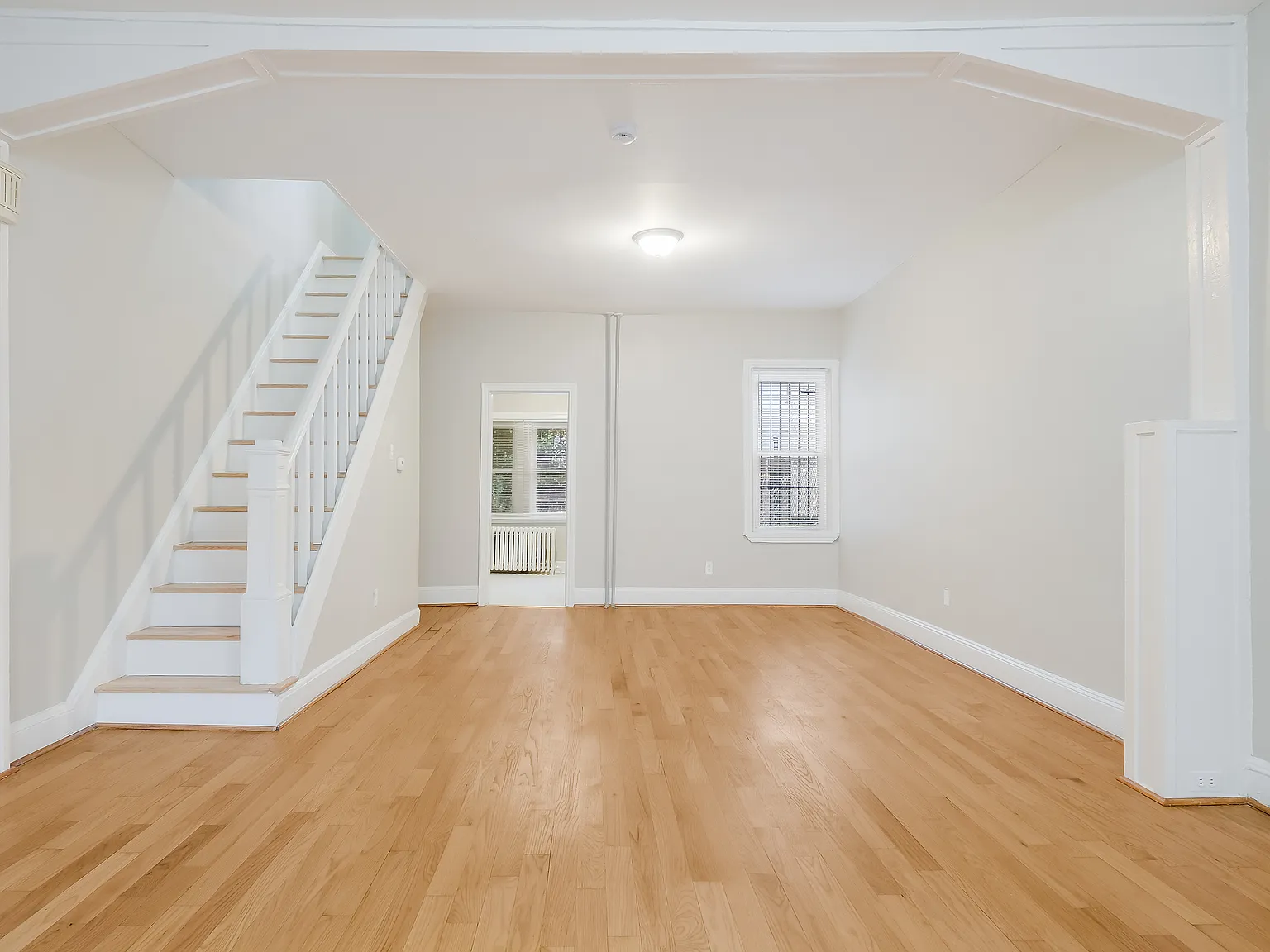 2 bed, 960 sqft, $1,800 — Photo 2