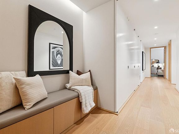 4th image of 1 Steuart Ln #201