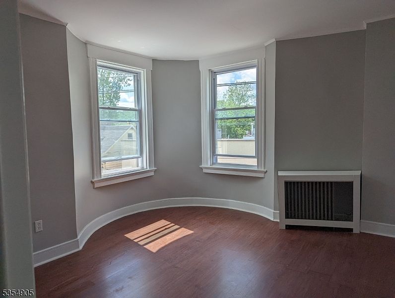 2nd image of 517 Lincoln Pl