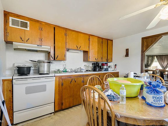 5th image of 430 S Lawson Dr