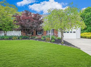 26 Segatogue Ln, South Setauket, NY 11720