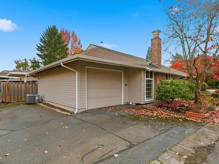 5330 SW Mayfair Ct — Photo 3