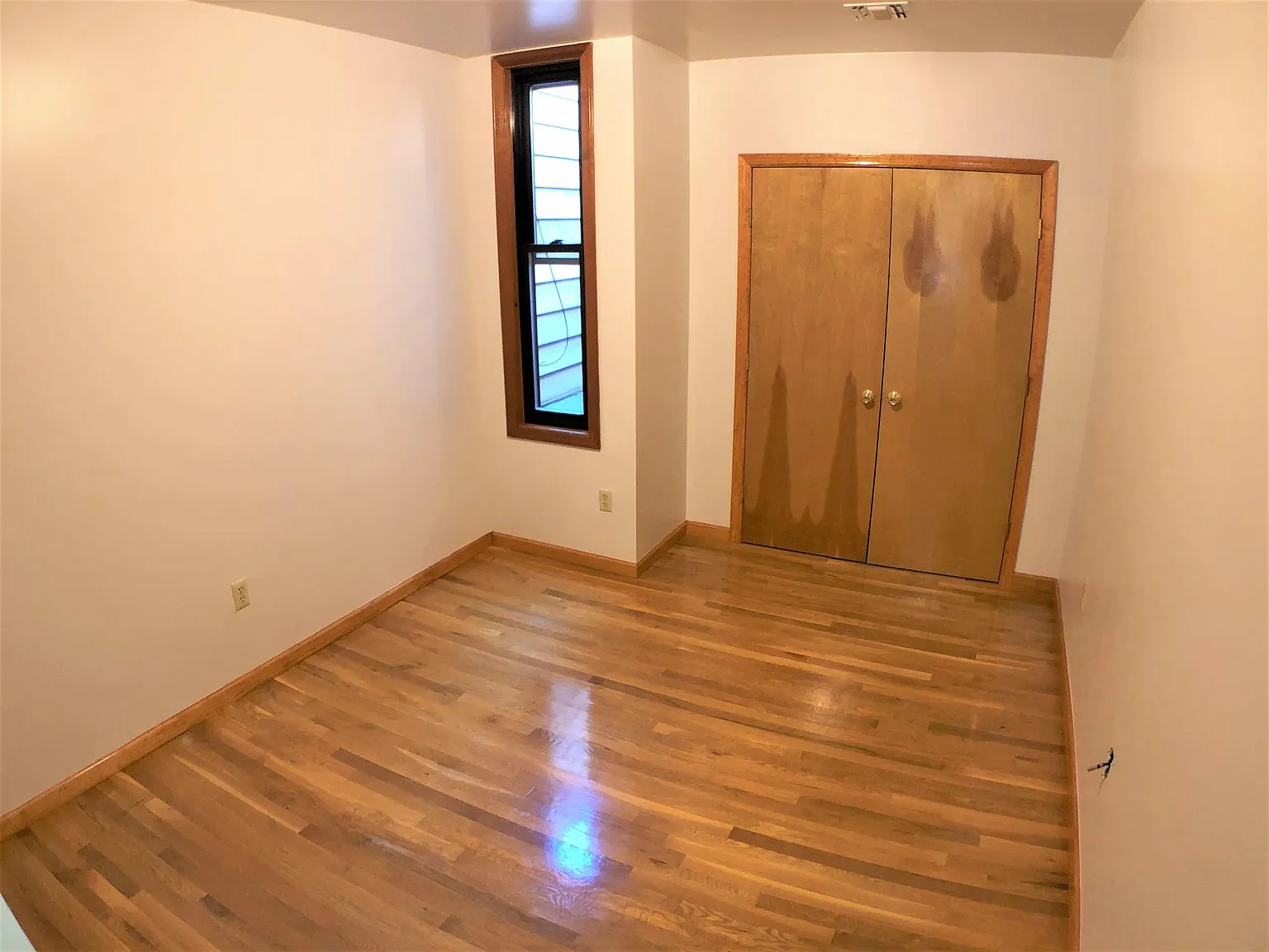 2 bed, 1000 sqft, $2,100 — Photo 3