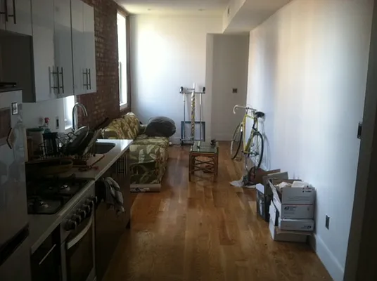 Rented by Premier Metro Realty Corp | media 50