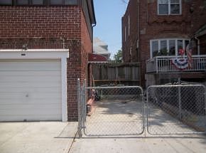 Garage & Pvt Carport