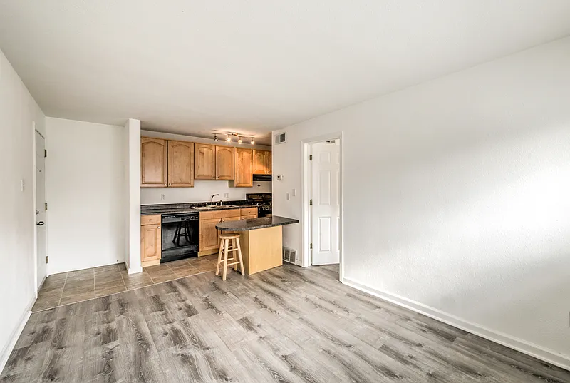 3850 Park Ave — Photo 3