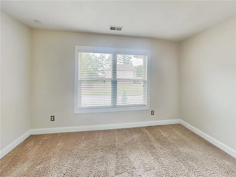 85 Lotus Ln — Photo 12
