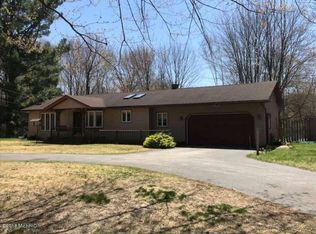 3759 E Sternberg Rd, Fruitport, MI 49415