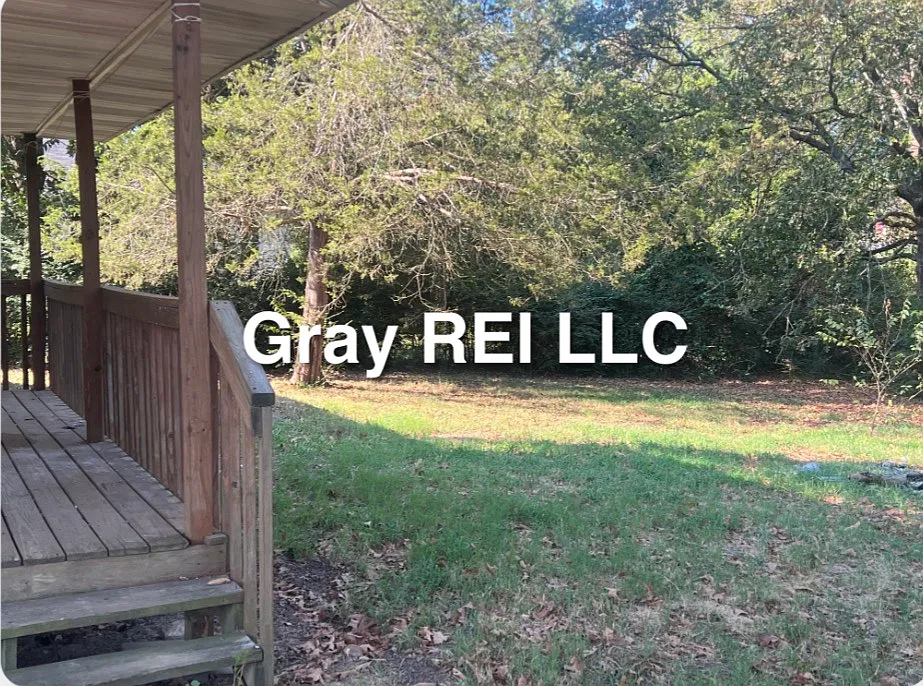 3 bed, 960 sqft, $850 — Photo 2