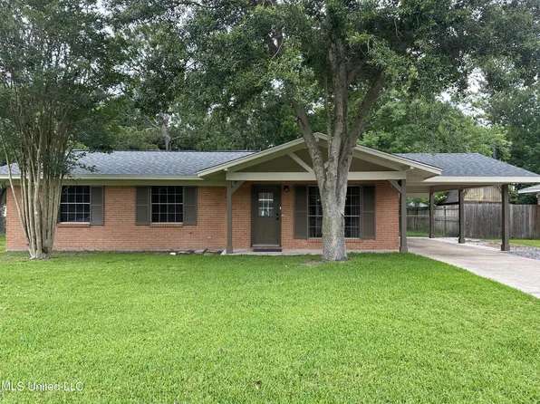 112 Alverado Dr, Long Beach, MS 39560