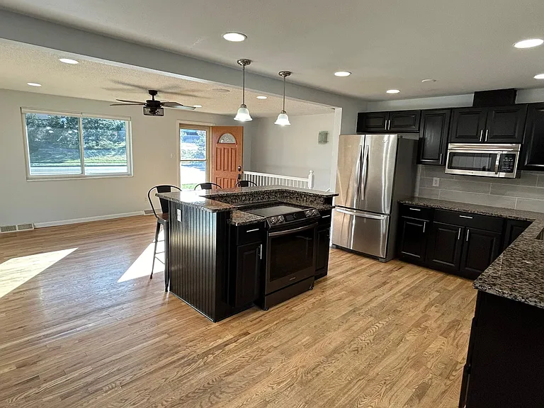 283 Maximus Dr — Photo 4