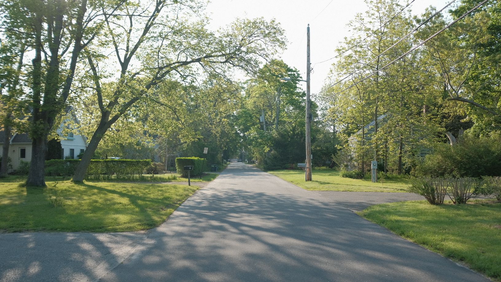  Super quiet and peaceful cul de sac street in the heart of the Hamlet