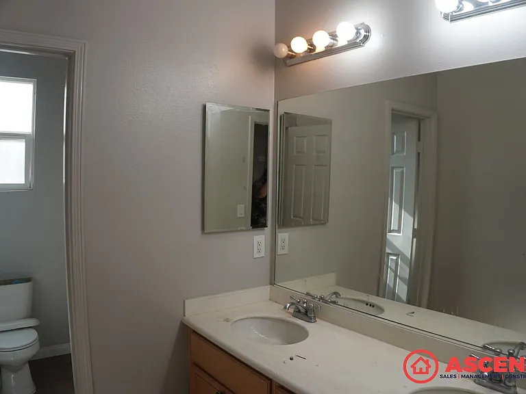 9901 Riata Ln — Photo 13
