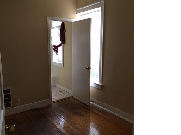 4th image of 6734 S Clyde Ave APT 1