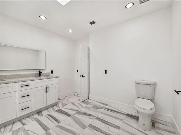 2nd image of 5704 S Travelers St