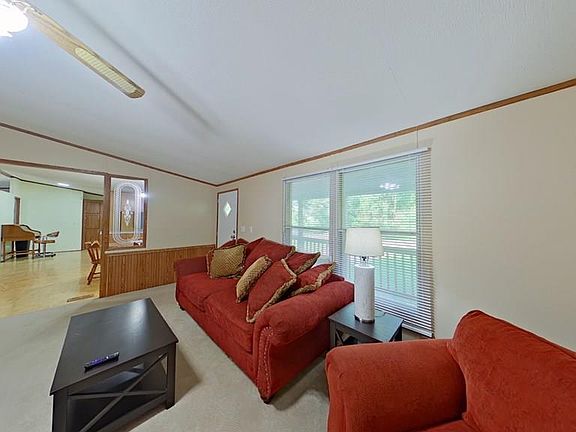 3rd image of 213 Meadows Rd