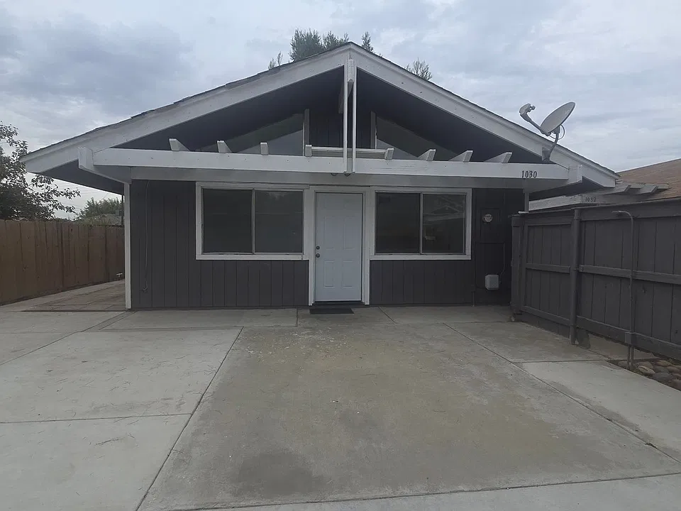1030 Kaweah St