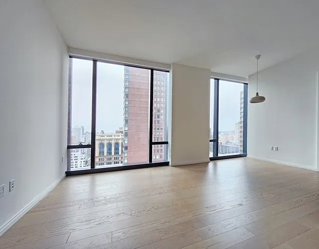 277 5th Avenue — Photo 3