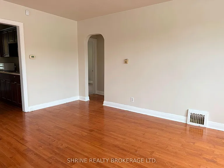 367 Springbank Dr — Photo 10