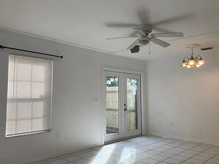 2871 SW 38th Pl — Photo 16