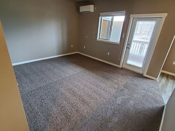 4th image of 4245 Hawthorne Ave NE #201