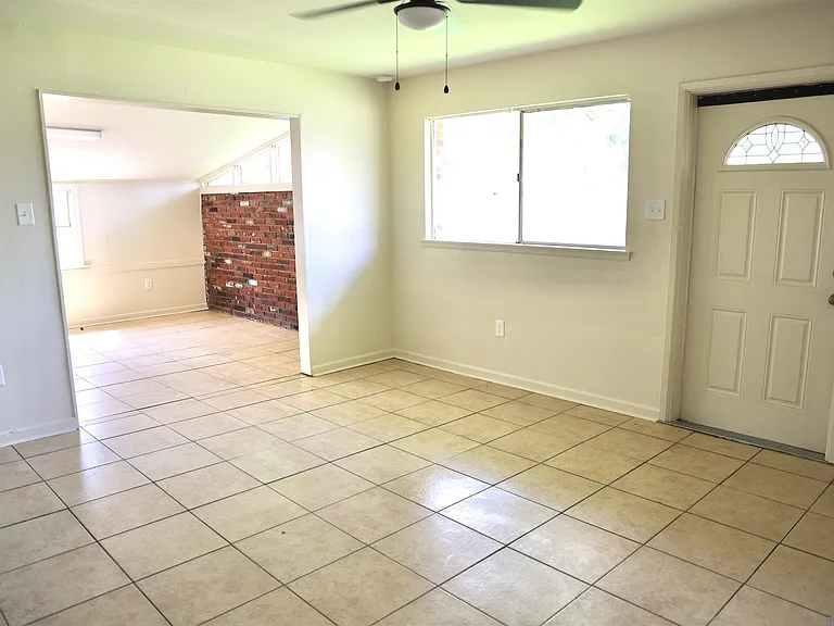 10716 Cletus Dr — Photo 8