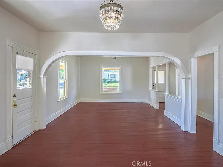 3894 Pine St — Photo 10