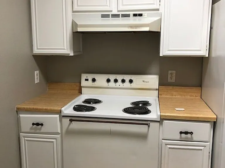 512 E Monroe Dr #C312 — Photo 8