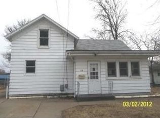 114 10th Ave, Camanche, IA 52730