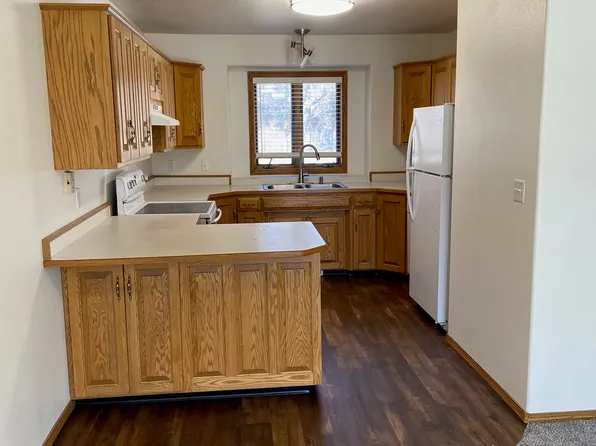 1543 S Washington St, Bismarck, ND 58504