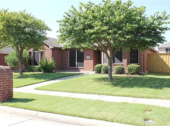 2nd image of 204 Shady Oaks Ln