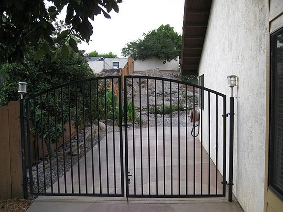 Side yard entry