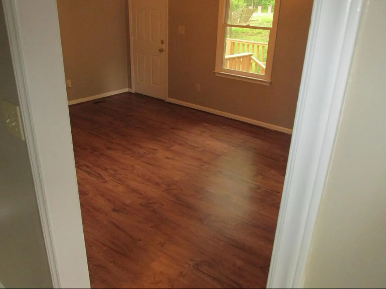 2 bed, 900 sqft, $1,300 — Photo 4