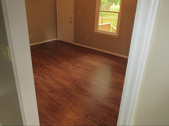 5th image of 117 W Georgia Ave