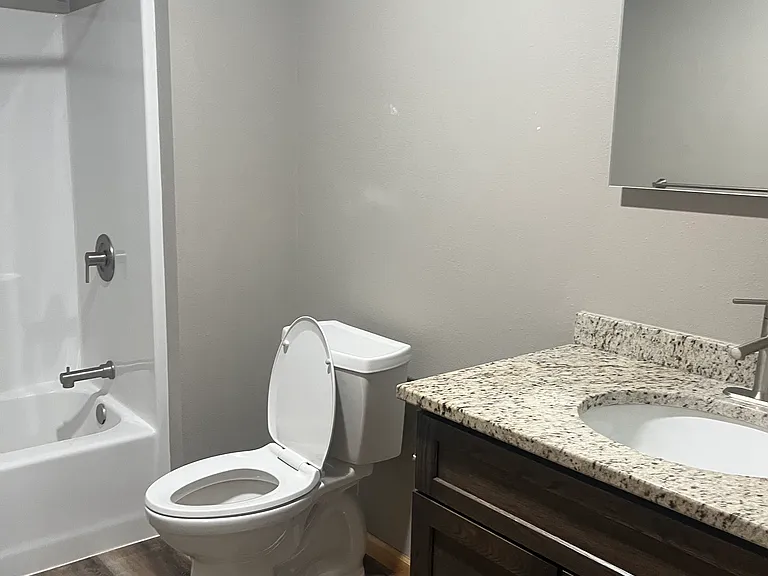 2028 E 3rd St #1 — Photo 9