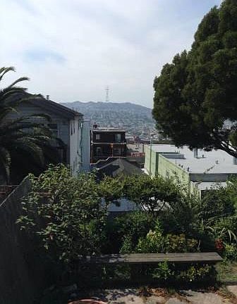 5th image of 906 Carolina St #1