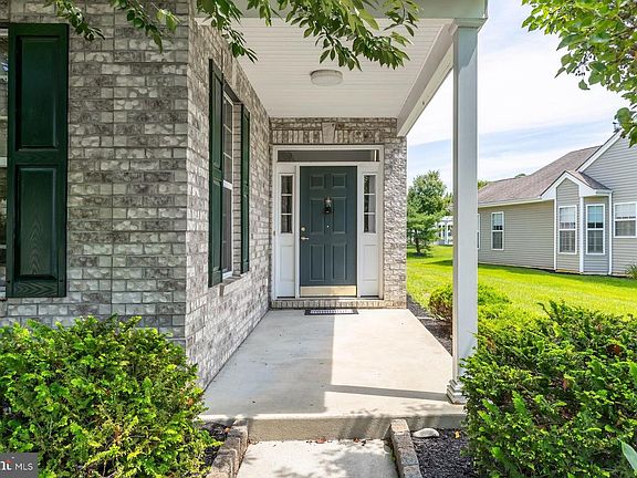 4th image of 5 Maplegrove Ct