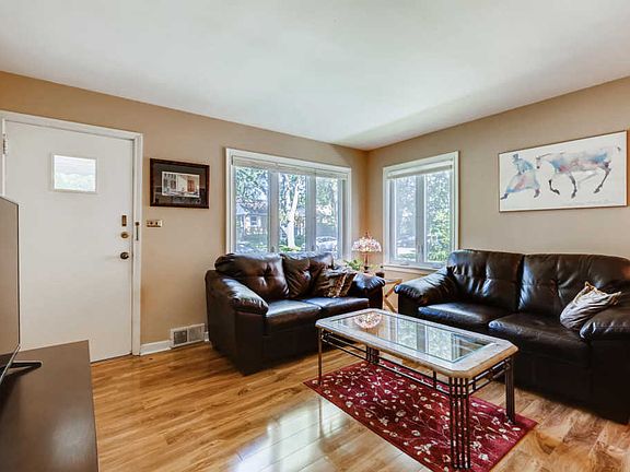 3rd image of 8533 Trumbull Ave