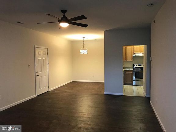 3rd image of 604 Moonglow Rd APT 103
