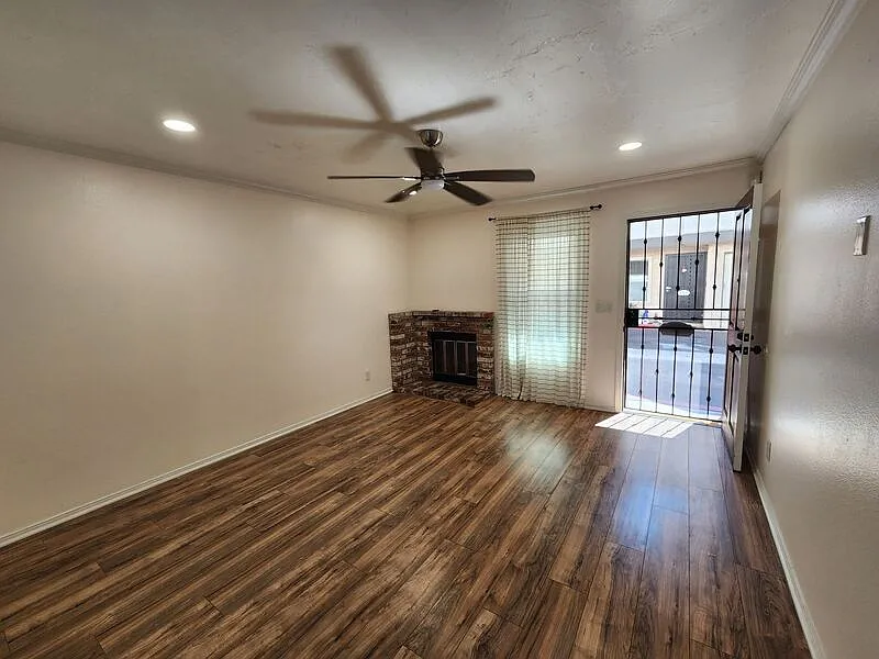 2 bed, 2.5 bath, 1313 sqft, $2,750 — Photo 4