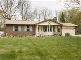 9235 Riverbend Dr, South Haven, MI 49090
