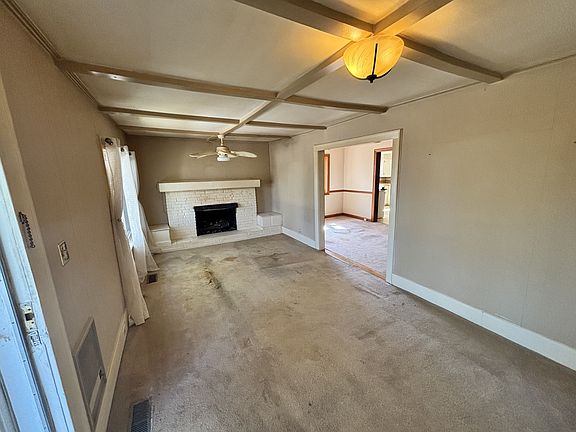 4th image of 1522 Saunders Ave