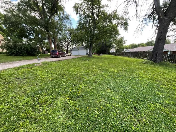 419 S Orange St, Cameron, MO 64429