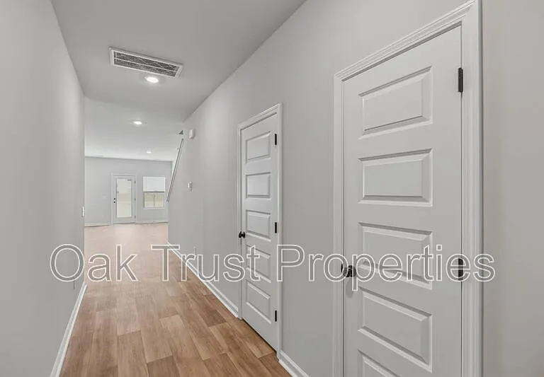 753 Ridgley Dr — Photo 5