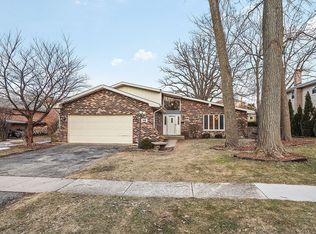 518 Keepataw Dr, Lemont, IL