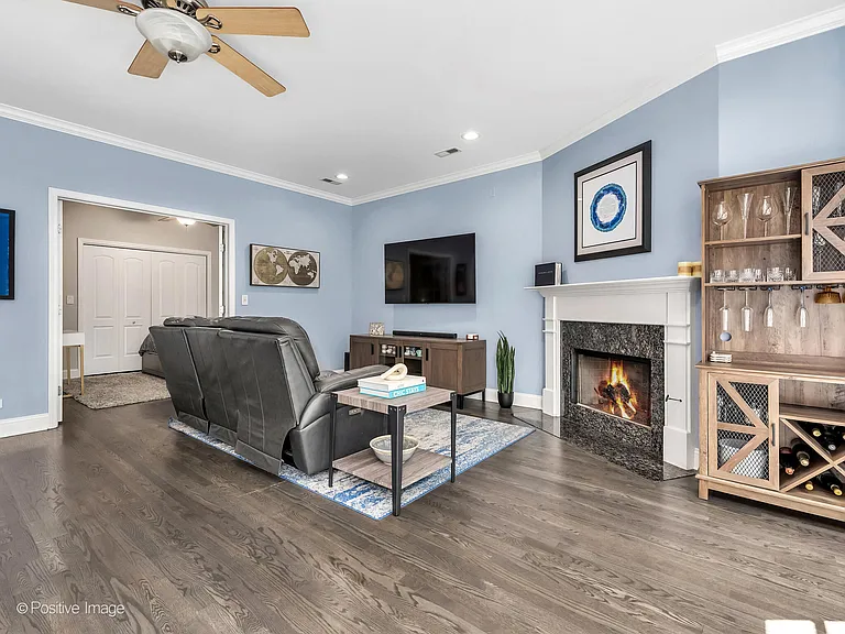 3715 N Wilton Ave #1 — Photo 6