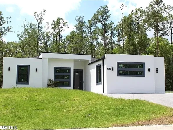 3306 E 2nd St, Lehigh Acres, FL 33936