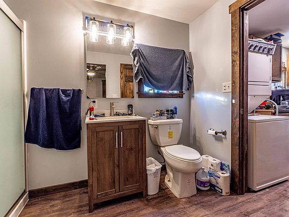 4th image of 605 W Avenue F