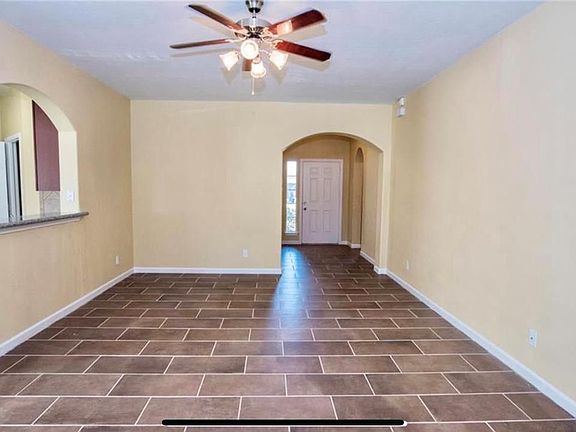 4th image of 10906 Barker Gate Ct